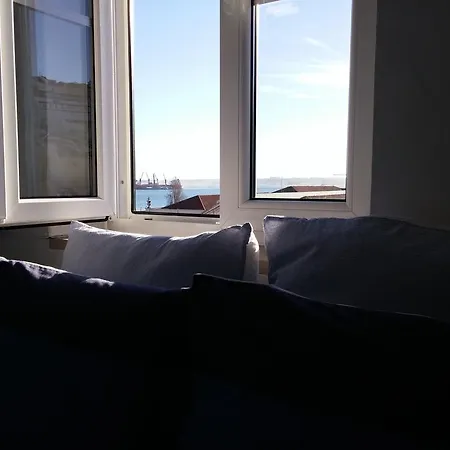 Alfama Tejo Penthouse Studio