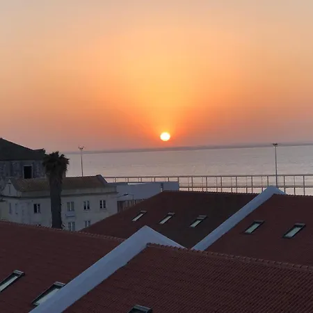 Alfama Tejo Penthouse Studio *